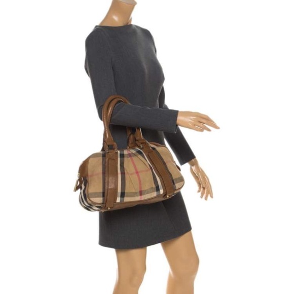 Authentic Burberry Nova Check Canvas and Leather Ashbury Knight Bag Beige/Brown - Picture 3 of 16